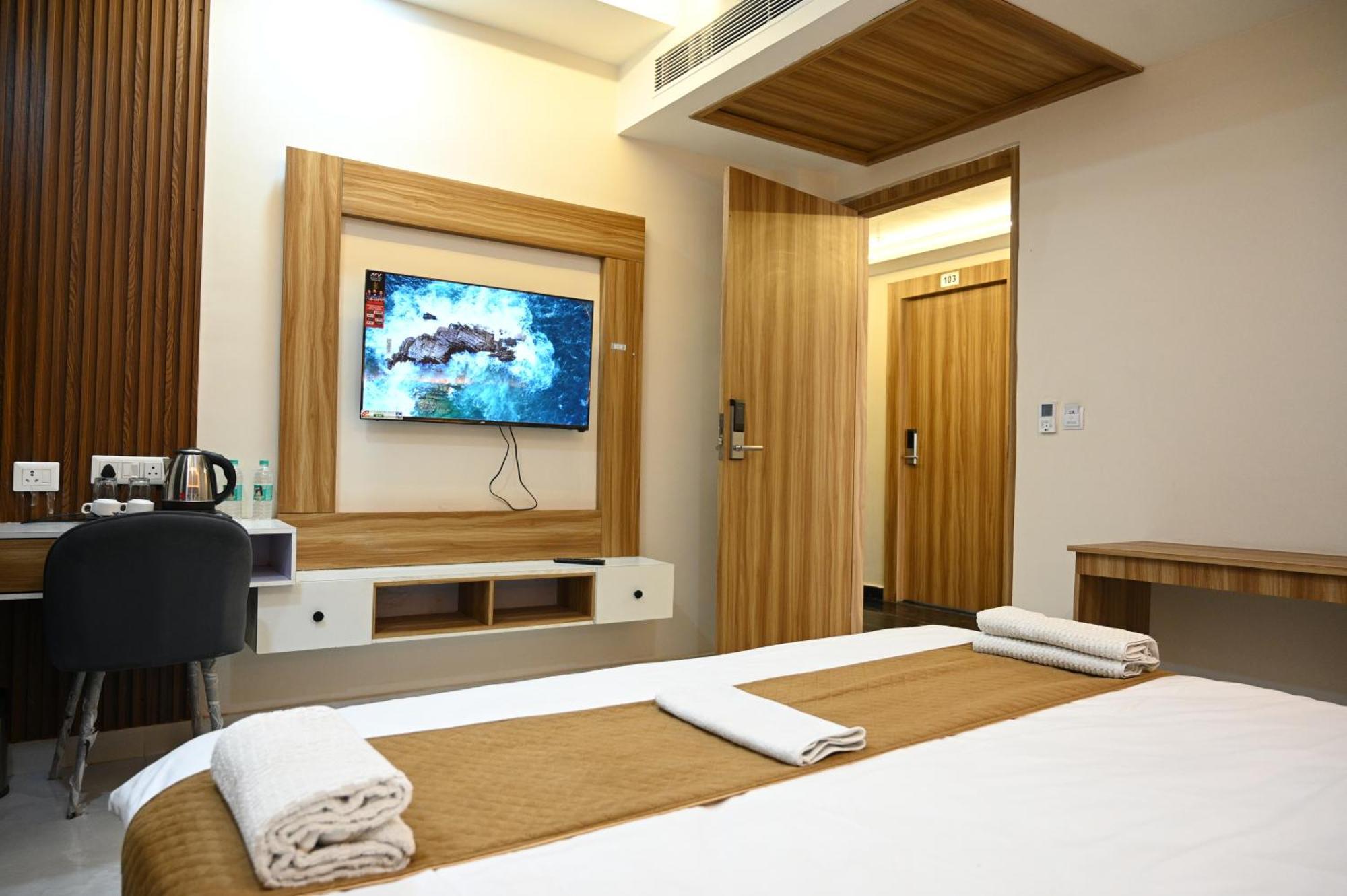 The Janki Hotel Ayodhya Exterior photo